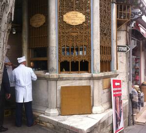 Meshur Donerci Haci Osman In Yeri Eminonu Merkez Istanbul Zomato